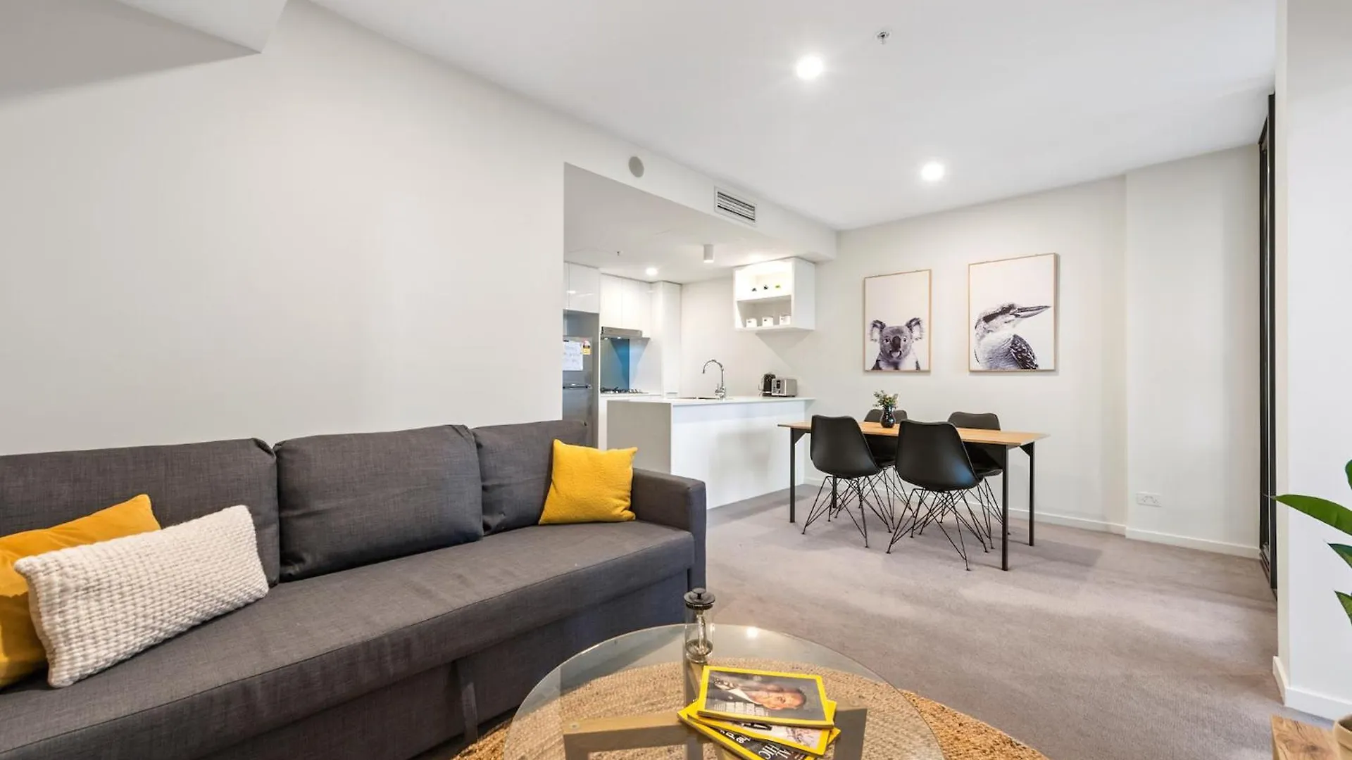 Apartment Sunset Views With Best Location, King Bed, Pool, Gym Brisbane